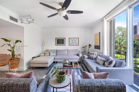 1655 NE 115th St #39B, Miami, FL 33181
