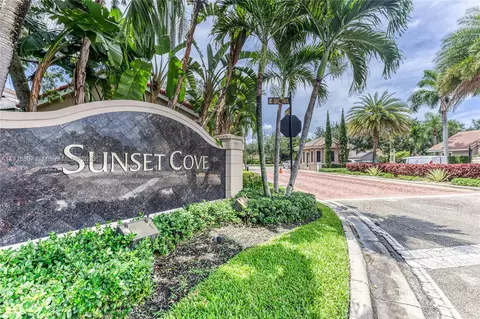 228 NW 101st Ave, Plantation, FL 33324