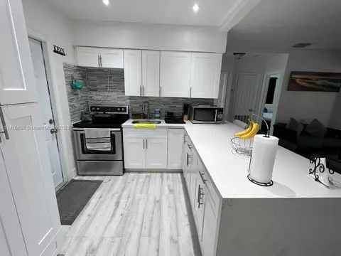 59 E 10th St, Hialeah, FL 33010 photo 1