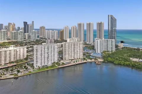 100 Bayview Dr #425, Sunny Isles Beach, FL 33160