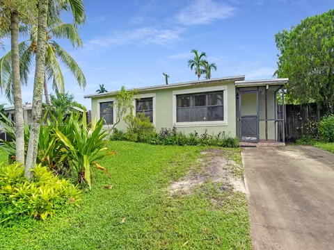 5611 SW 39th St, Davie, FL 33314