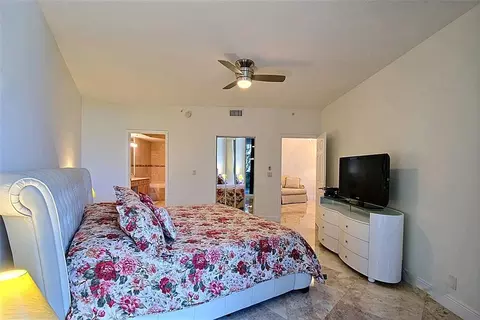 5611 SW 39th St, Davie, FL 33314