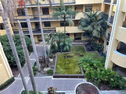 6575 W Oakland Park Blvd #501, Lauderhill, FL 33313