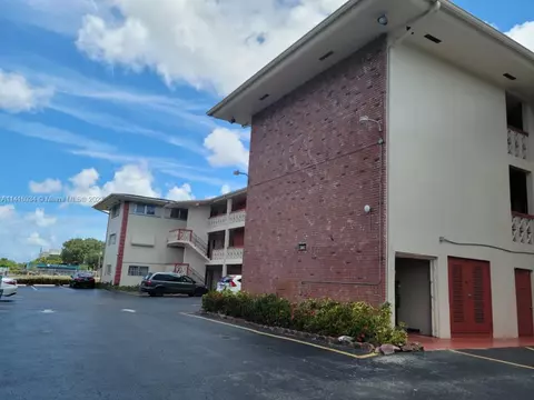 4730 NW 10th Ct #302, Plantation, FL 33313