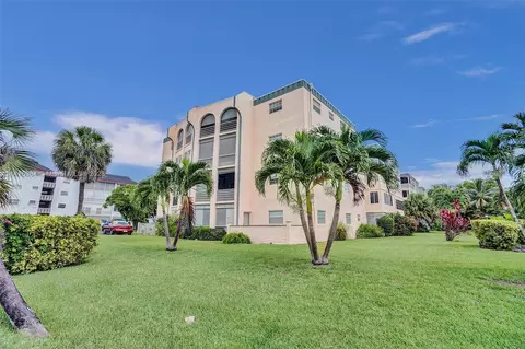 4281 NW 41st St #318, Lauderdale Lakes, FL 33319