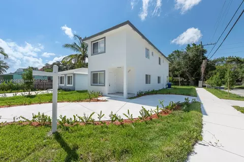 495 NE 162 St, Miami, FL 33162