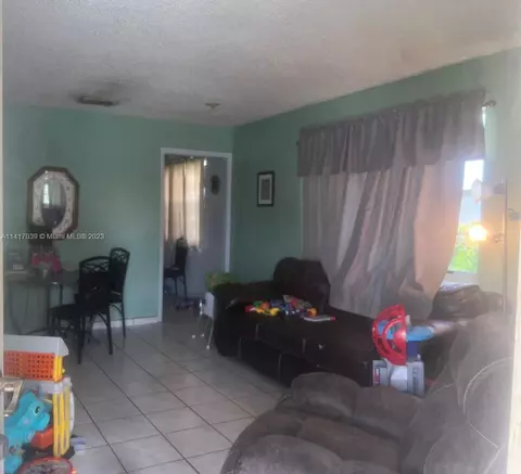 512 E 27th St, Hialeah, FL 33013 photo 4