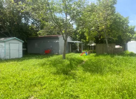 512 E 27th St, Hialeah, FL 33013 photo 3