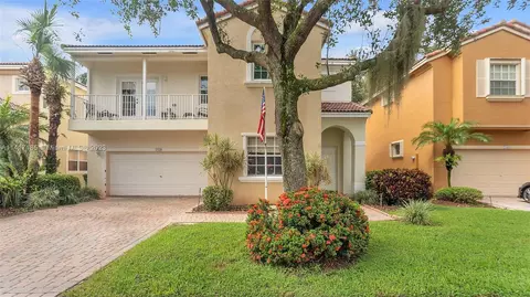 7528 NW 17th Dr, Pembroke Pines, FL 33024