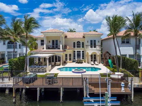 1555 Windjammer Way, Hollywood, FL 33019