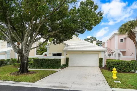 24 Windsor Ln, Palm Beach Gardens, FL 33418