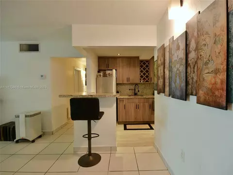 8609 SW 68th Ct #5, Pinecrest, FL 33156 photo 4