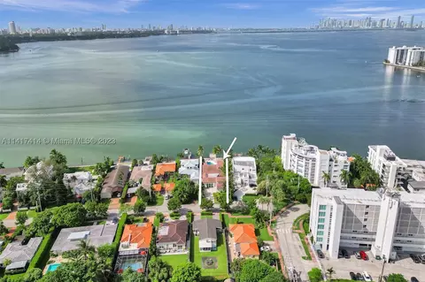 1860 Bay Dr, Miami Beach, FL 33141