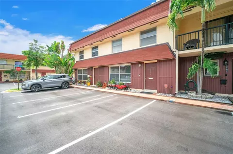 6504 SW 41st Pl #165, Davie, FL 33314