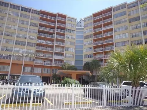 2025 NE 164th St #307, North Miami Beach, FL 33162