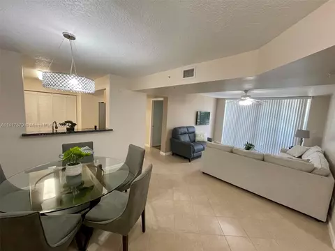 609 E Sheridan St #305, Dania Beach, FL 33004