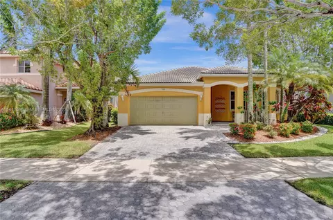 959 Lavender Cir, Weston, FL 33327