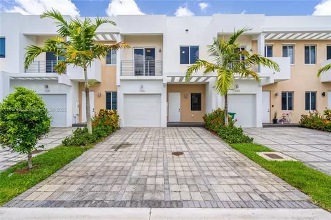 7226 NW 103rd Path #7226, Doral, FL 33178