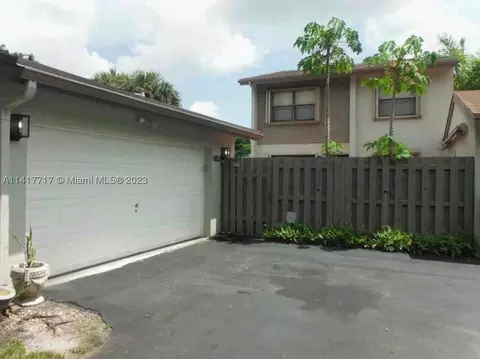 10525 SW 113th Pl, Miami, FL 33176