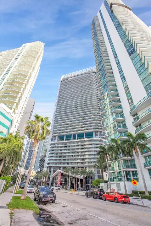 1300 Brickell Bay Dr #2800, Miami, FL 33131
