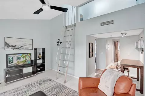 328 Euclid Ave #106, Miami Beach, FL 33139
