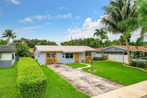 3201 N 72nd Ter, Hollywood, FL 33024