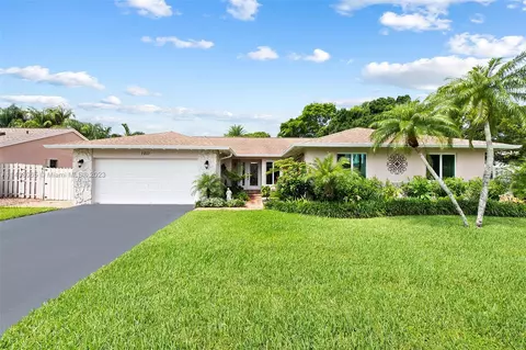 1211 Melissa Ln, Davie, FL 33325