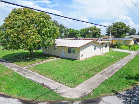 7401 Freedom St, Hollywood, FL 33024