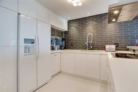 6900 E Bay Dr #10A, Miami Beach, FL 33141