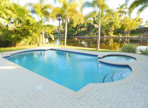 1170 Garfield St, Hollywood, FL 33019