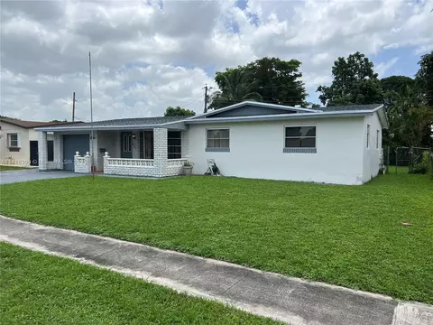 611 SW 67th Ter, Pembroke Pines, FL 33023