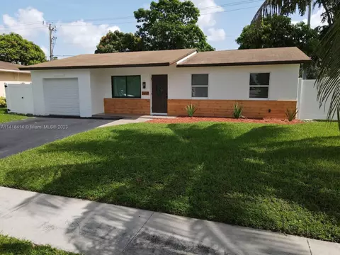 7699 SW 3rd St, North Lauderdale, FL 33068