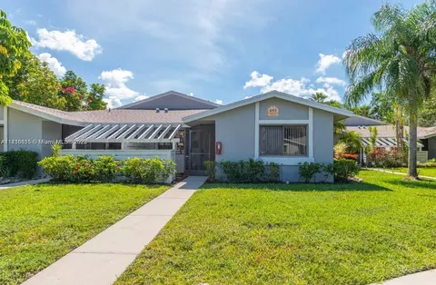 693 Racquet Club Rd #4, Weston, FL 33326