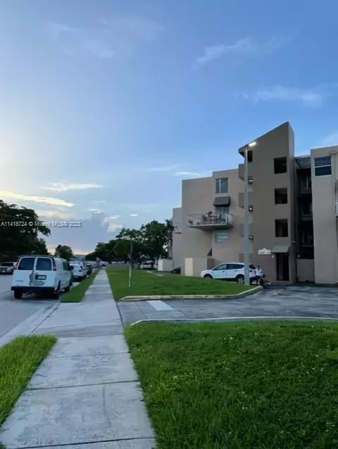 10801 SW 109th Ct #D405, Miami, FL 33176