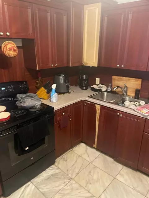 6340 SW 68th St, South Miami, FL 33143 photo 4