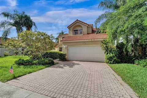 9194 Greenbrier Ct, Davie, FL 33328