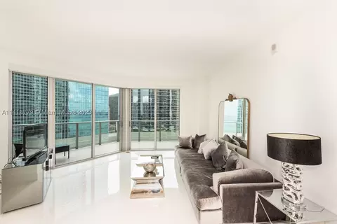 1300 Brickell Bay Dr #2202, Miami, FL 33131