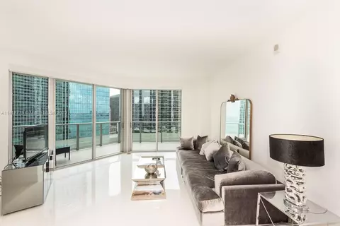1300 Brickell Bay Dr #2202, Miami, FL 33131
