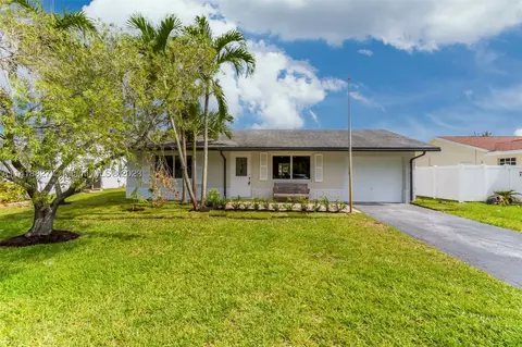 9108 NW 81st Pl, Tamarac, FL 33321