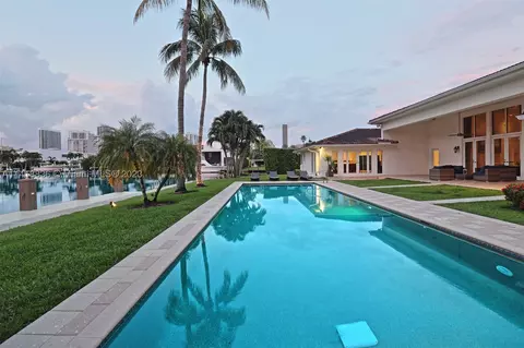 400 Sunset Dr, Hallandale Beach, FL 33009
