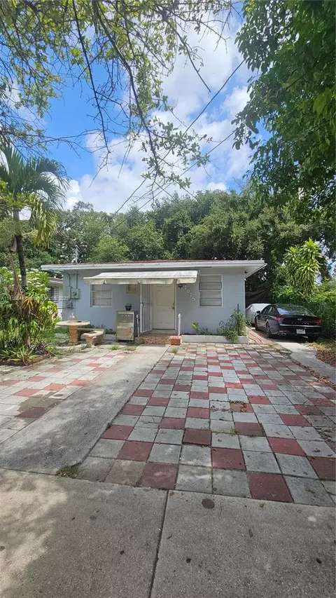 1815 NW 43rd St, Miami, FL 33142