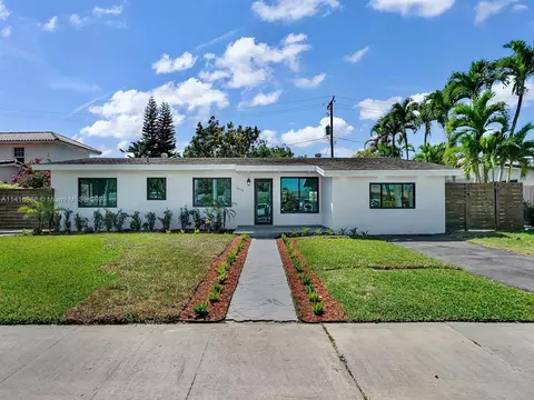 9040 SW 48th St, Miami, FL 33165