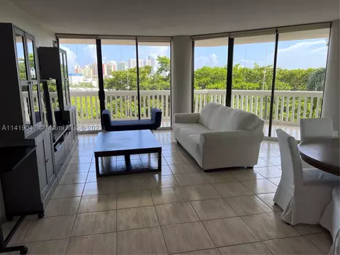 2000 Island Bl #502, Aventura, FL 33160
