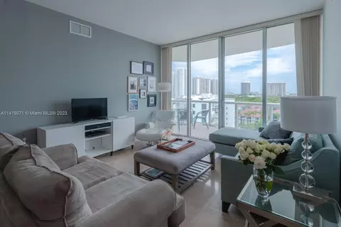 3131 NE 188th St #1-1110, Aventura, FL 33180
