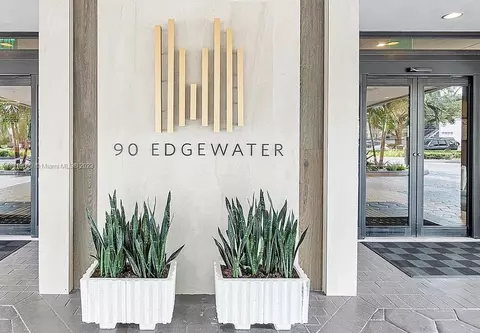90 Edgewater Dr #111, Miami, FL 33133