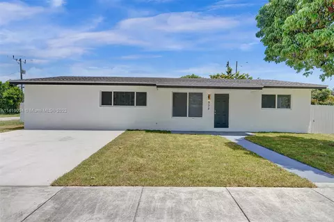 935 NW 139th St, Miami, FL 33168