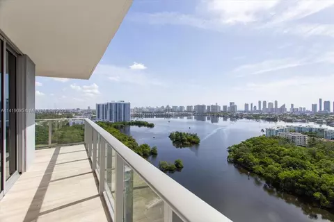 16385 Biscayne Blvd #2007, North Miami Beach, FL 33160
