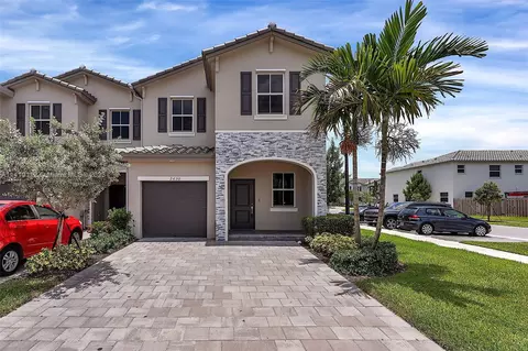 2630 SE 12th St, Homestead, FL 33035