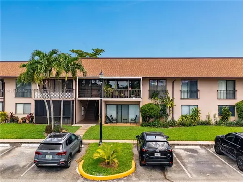 5765 Washington St #E23, Hollywood, FL 33023