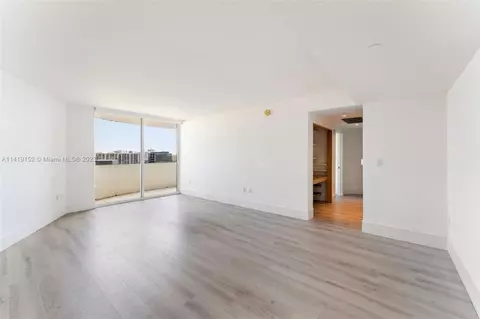 19501 W Country Club Dr #1206, Aventura, FL 33180
